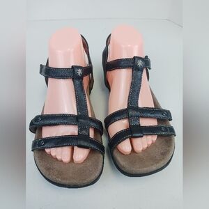 TAOS womans dark brown leather strappy sandals Size US 9/UK 7/EU 39-40